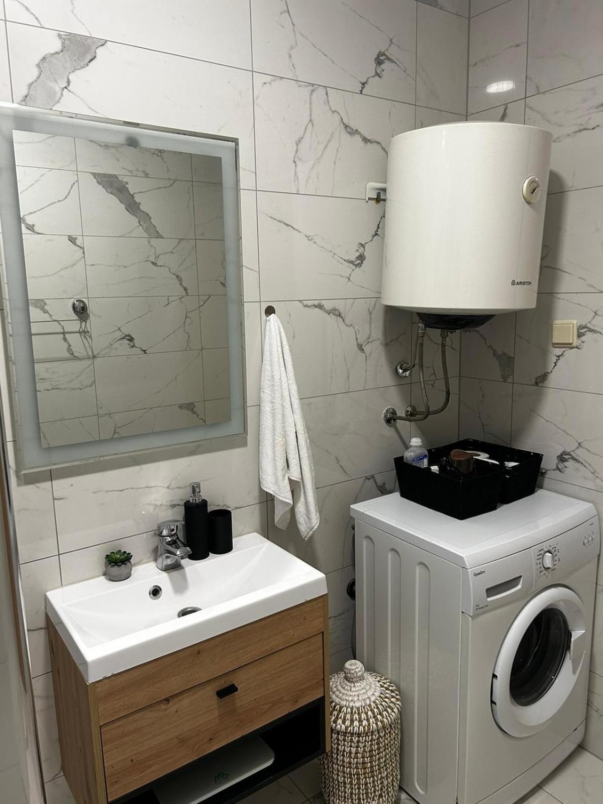 Apartament Kod Dide - Entry With Pin 0-24H Slavonski Brod Zewnętrze zdjęcie